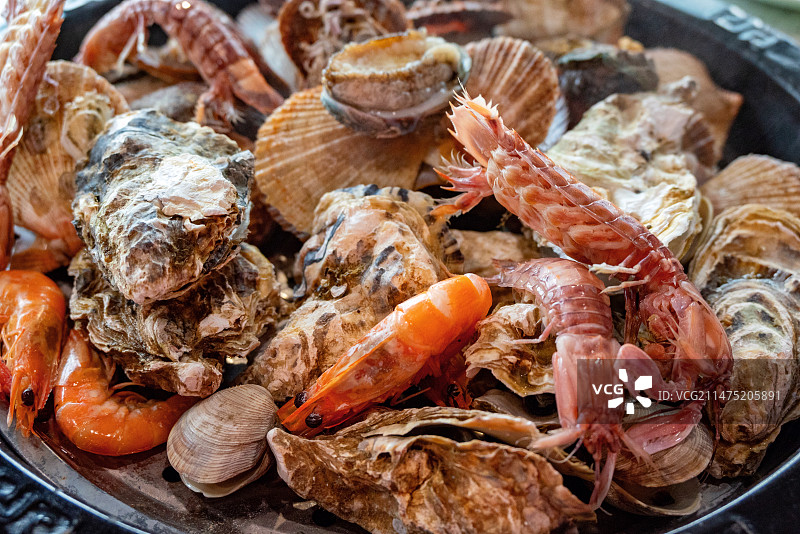 山东日照特色美食蒸汽海鲜锅图片素材