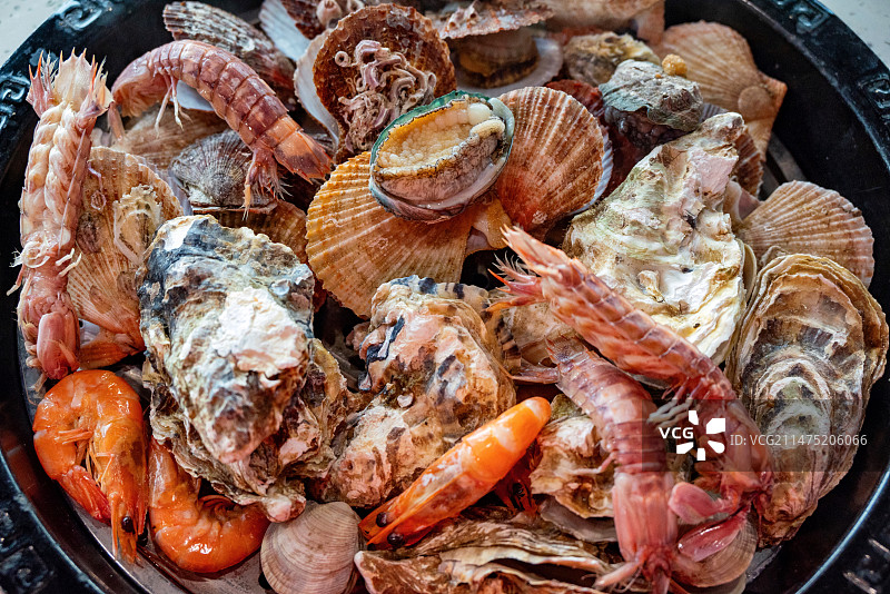山东日照特色美食蒸汽海鲜锅图片素材