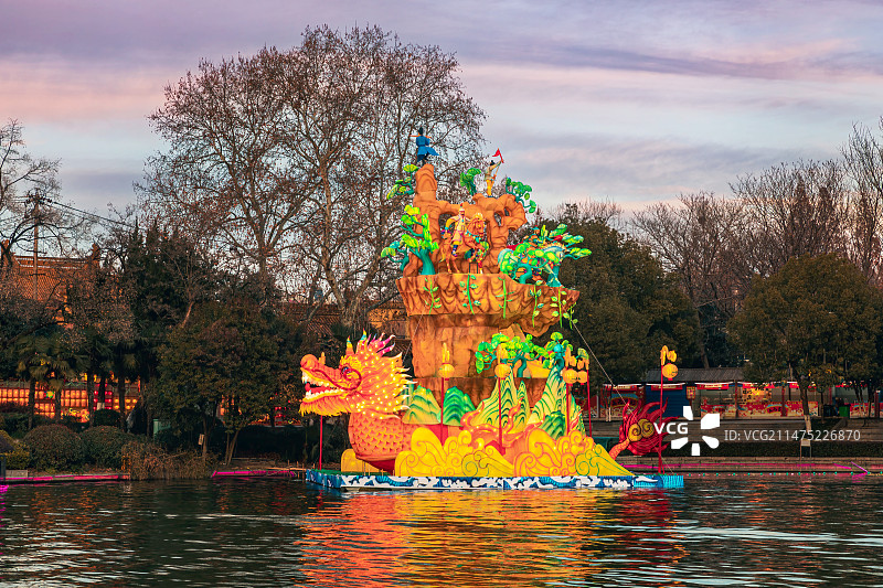 南京白鹭洲公园春节上元灯会图片素材