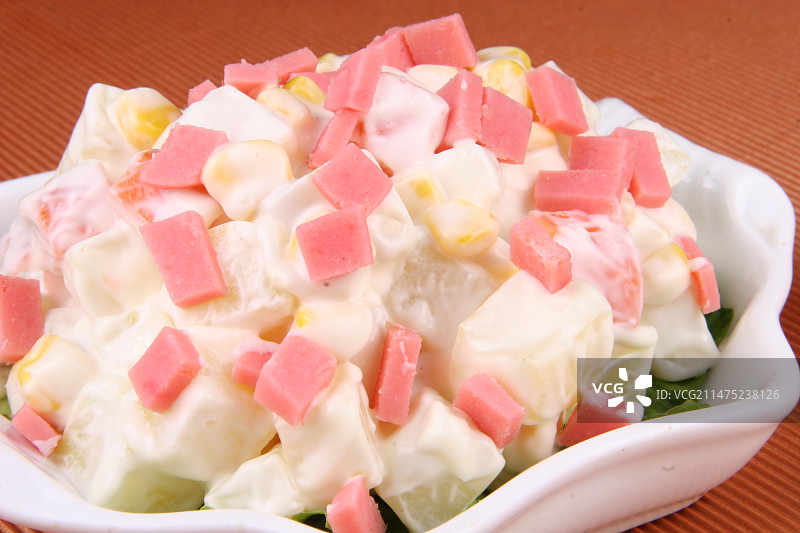 香肠玉米土豆色拉图片素材