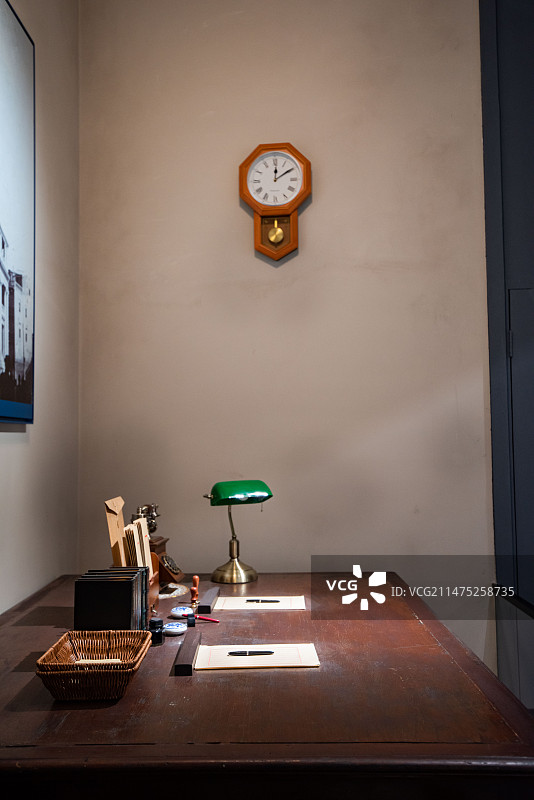 老式办公桌的桌面图片素材