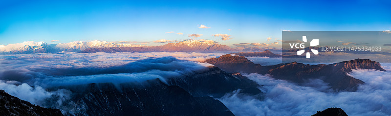 川西田海子山云海图片素材