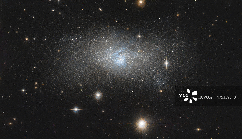 哈勃影像：具有活跃星系核的星系IC 4870图片素材