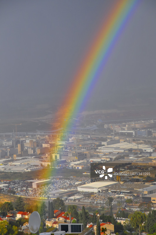 以色列海法上空的彩虹图片素材