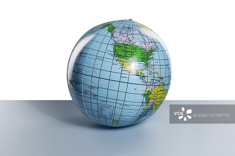 展示美洲的充气地球仪图片素材