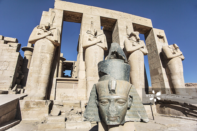 拉美西斯二世陵庙的雕像图片素材