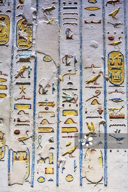 法老墓中的埃及象形文字图片素材