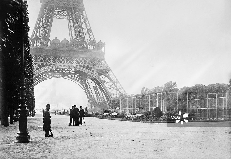 埃菲尔铁塔和无线电站，法国，1914-1915年图片素材