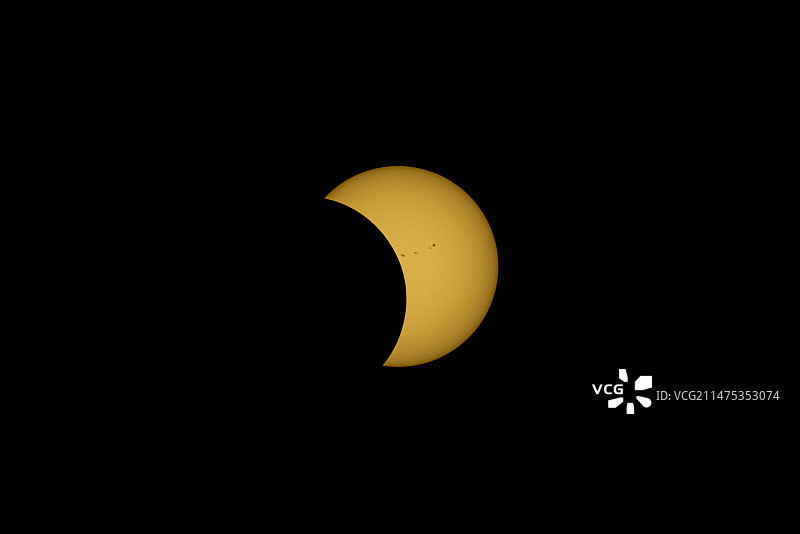 日全食和太阳黑子图片素材