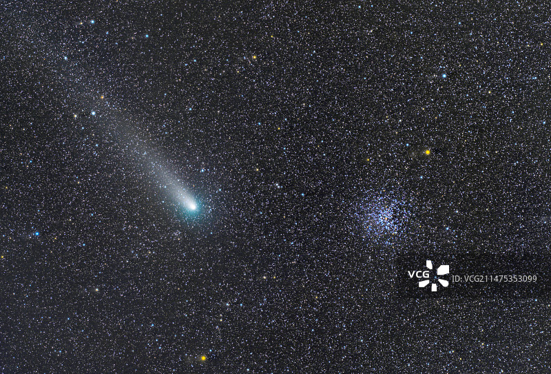 贾科比尼-津纳彗星和M37光学图像图片素材