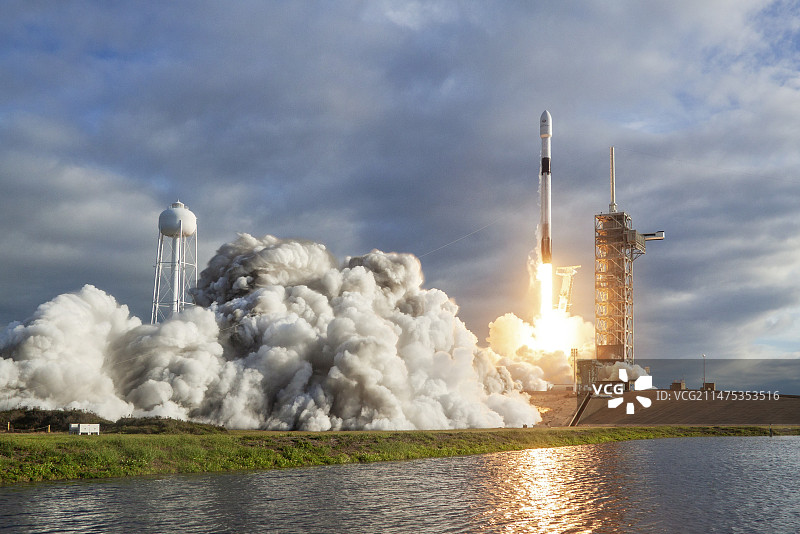 2018年2号卫星发射图片素材