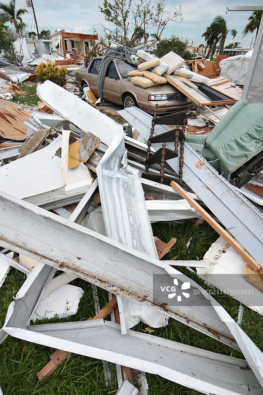 美国佛罗里达州查利飓风摧毁的移动房屋图片素材