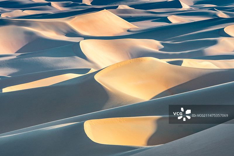 阿联酋阿布扎比利瓦绿洲的沙漠沙丘图片素材