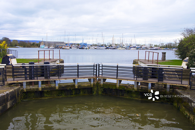 英国兰开夏郡格拉松盆地的船闸图片素材