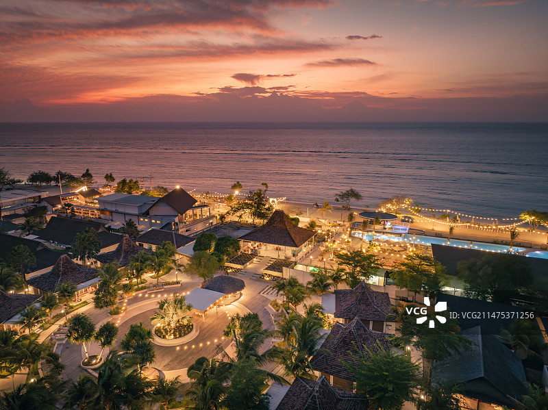 印尼吉利群岛海岛度假村日落自然风光航拍图片素材