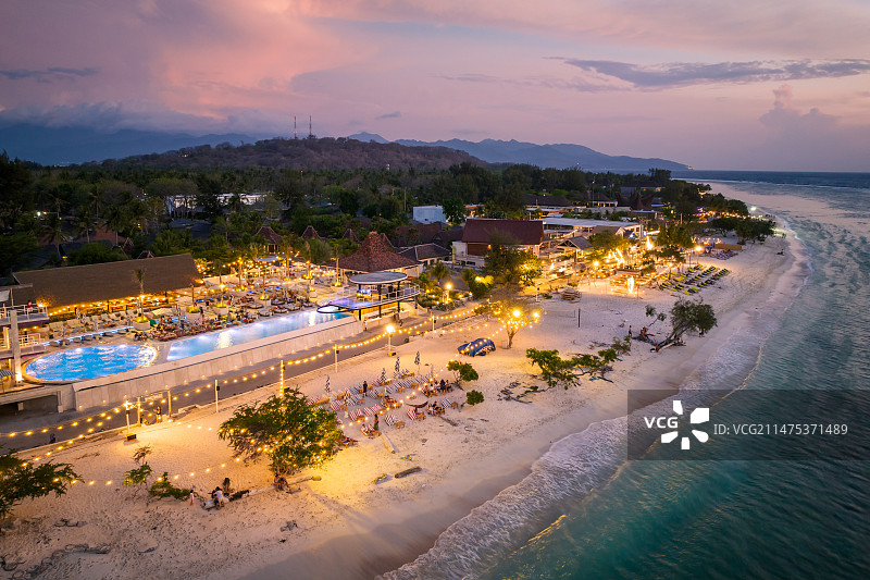印尼吉利群岛海岛餐厅日落自然风光航拍图片素材