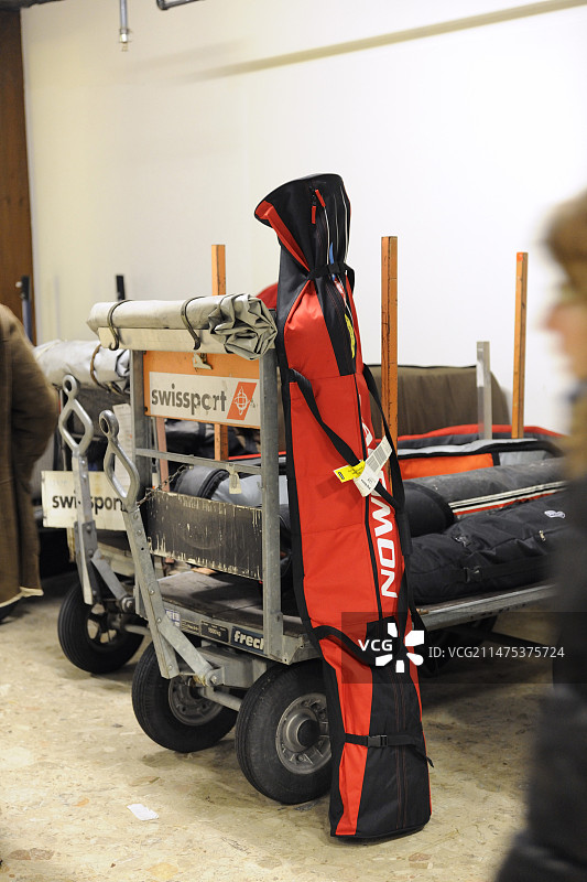 机场超大行李图片素材