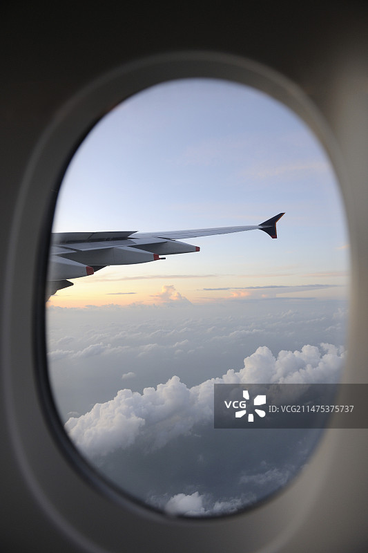空客A380机翼与舷窗图片素材