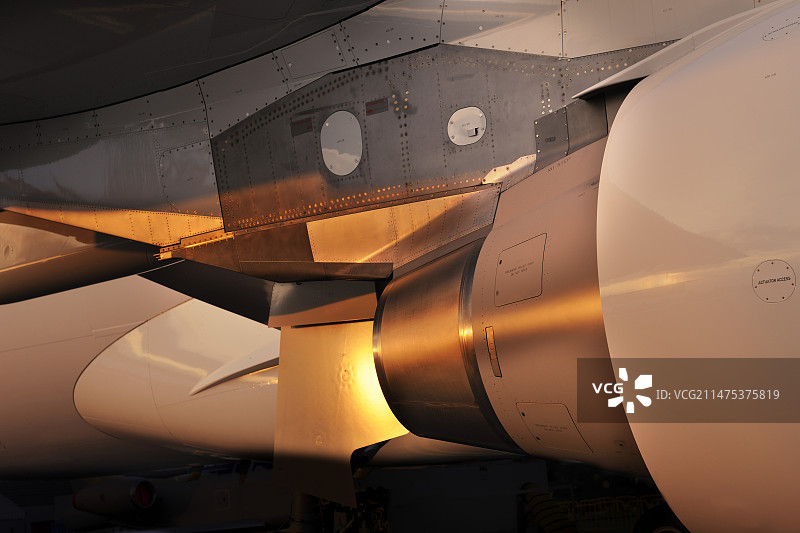 空客A330-200F发动机尾气图片素材