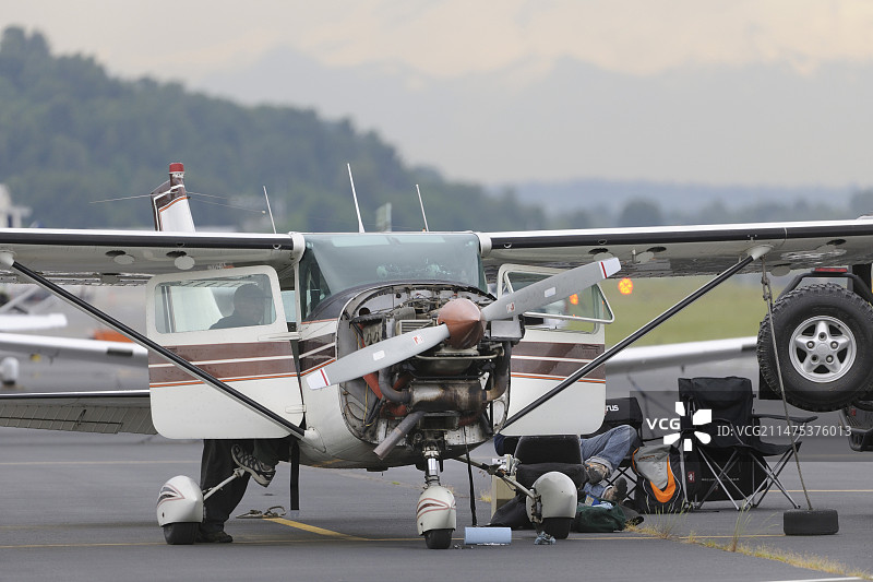 轻型飞机维护图片素材