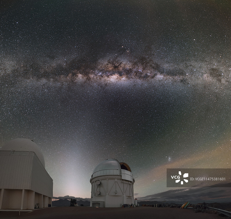 智利托洛洛山天文台上空的银河图片素材