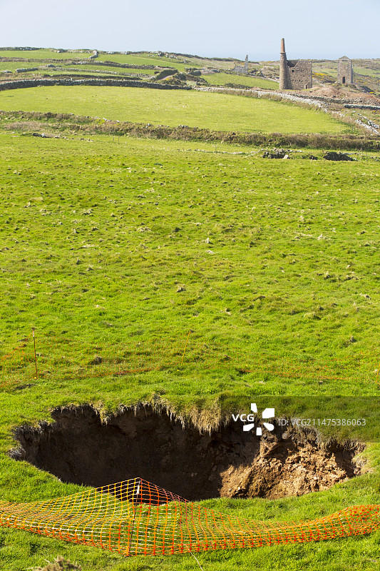 英国康沃尔郡的倒塌矿井图片素材
