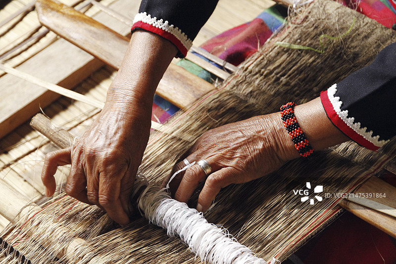 菲律宾比拉安族织布工图片素材