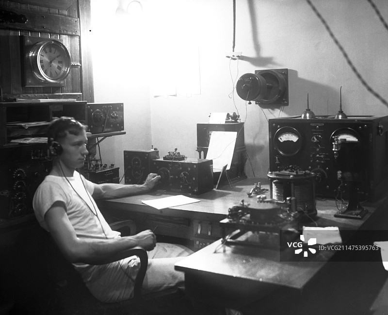1913年的美国海军天文台时间信号员图片素材