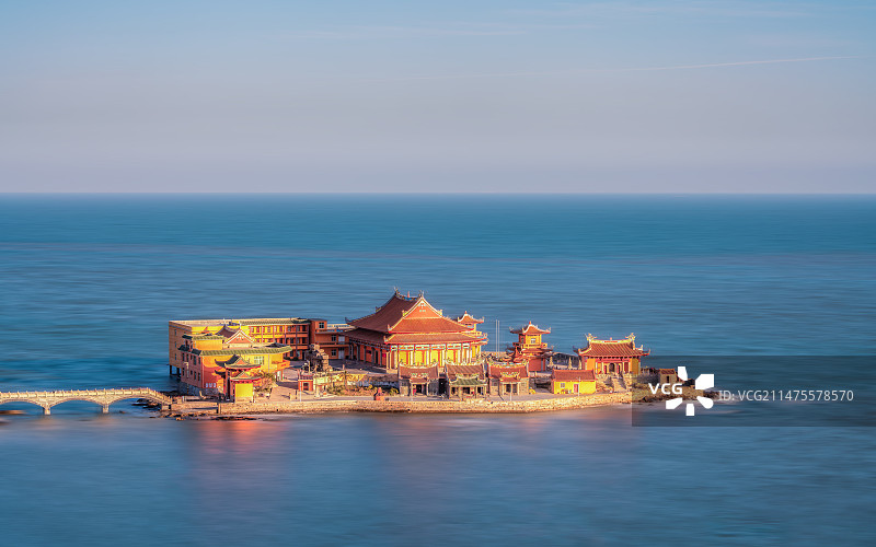 福建石狮海上的洛伽寺图片素材