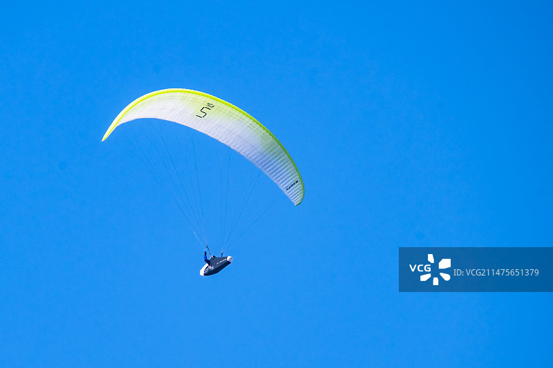 高空滑翔伞图片素材