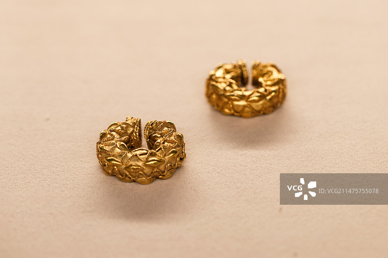 故宫博物院璀璨波斯伊朗文物精华展金耳环图片素材