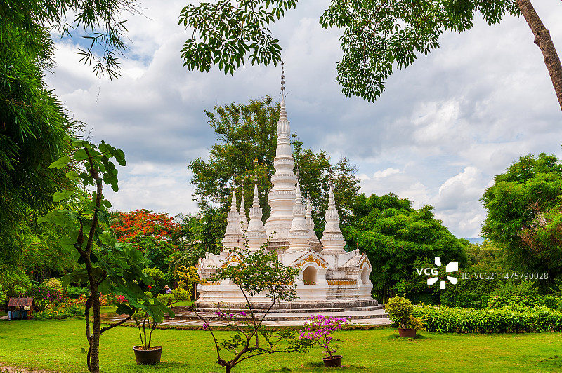 云南省西双版纳州景洪市曼听公园曼习龙笋塔图片素材