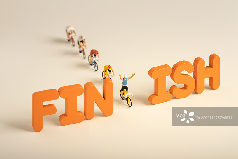 微缩创意字母finish终点冲刺的赛车手图片素材