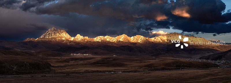 塔公长卷--四川康定塔公雅拉神山、青绕神山日落日照金山风光图片素材