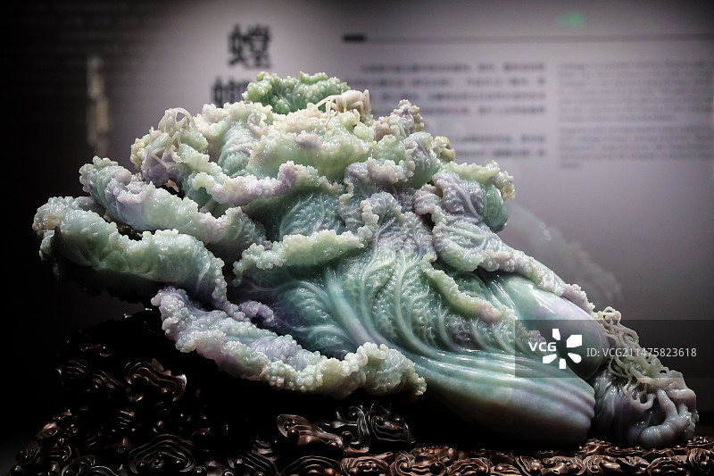 螳螂白菜，扬州玉雕，拍摄于扬州非遗珍宝馆图片素材