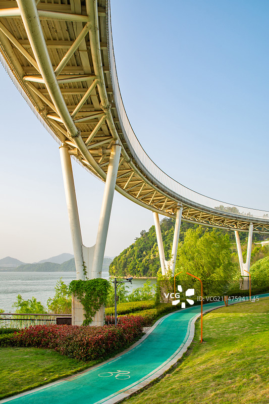 杭州 临安区 青山湖 青山湖景区 绿道 健身步道 青山湖绿道 体育运动场所设施 高架桥 橡胶跑道图片素材