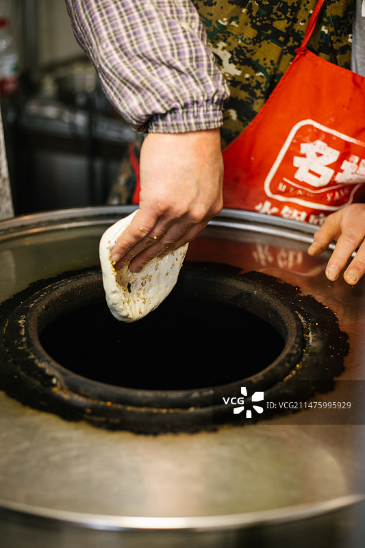 重庆万州美食小吃蟹壳黄烧饼图片素材