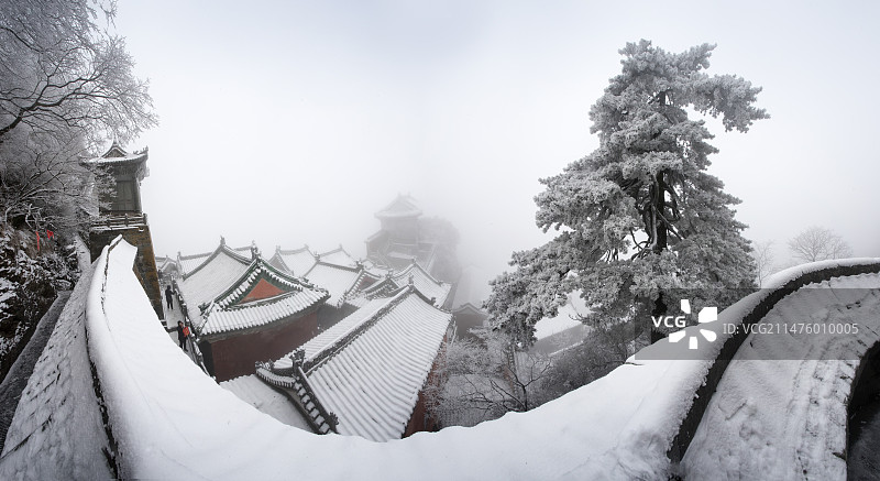 《冰雪武当-金顶全景接片》拍摄于武当山图片素材