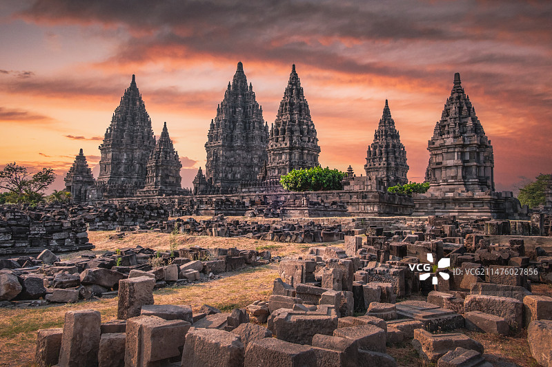 印尼爪哇岛日惹普兰巴南神庙Prambanan巴兰班南古建筑世界文化遗产图片素材