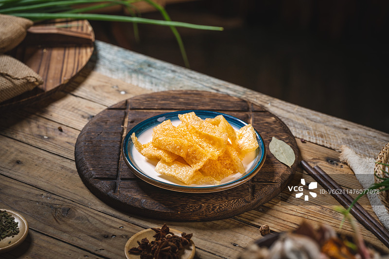 都江堰青城山特色美食农家菜腊肉腊排骨 湘味蕨耙 蕨粑粑 湘西炸粑粑 湘西小吃 湘西糍粑 糍粑 街头小图片素材