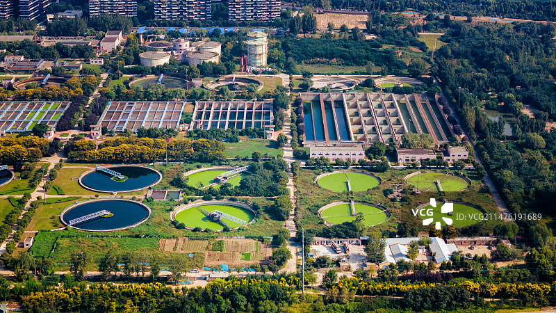 亚洲中国河南省郑州市污水处理厂污水净化池航拍视角图片素材