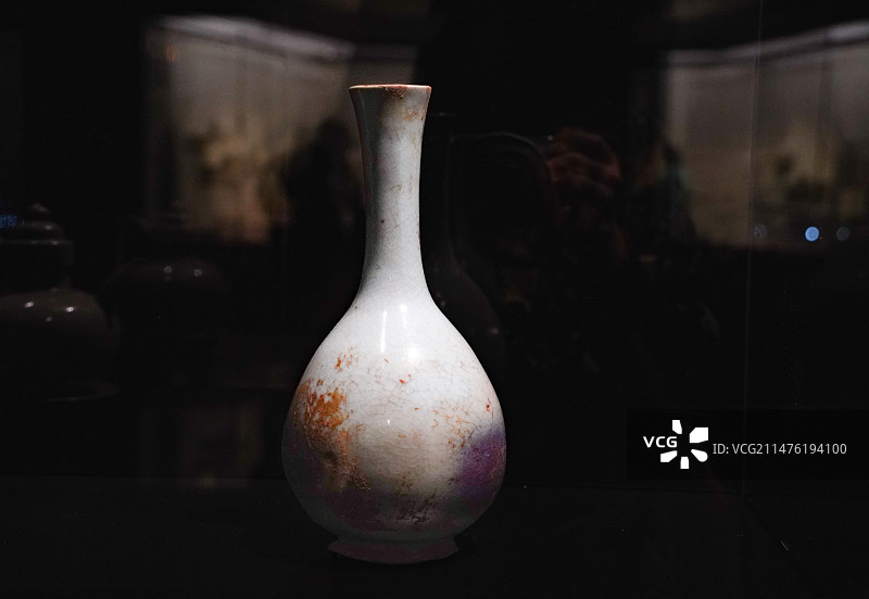 淄博市博物馆藏宋-金钧窑瓷瓶图片素材