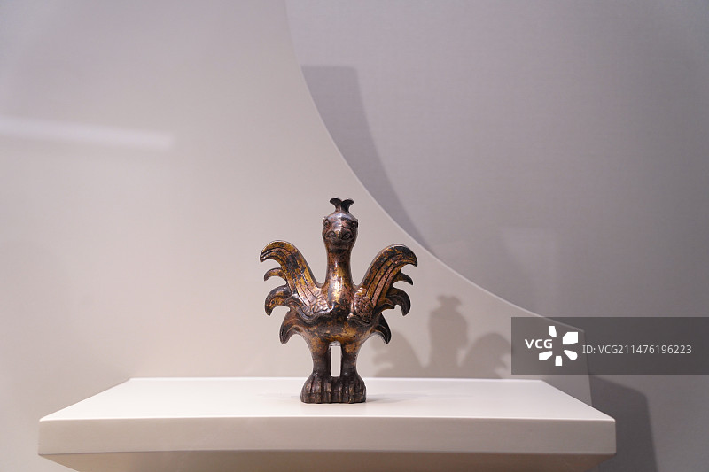 平度市博物馆藏西汉鎏金凤鸟座图片素材
