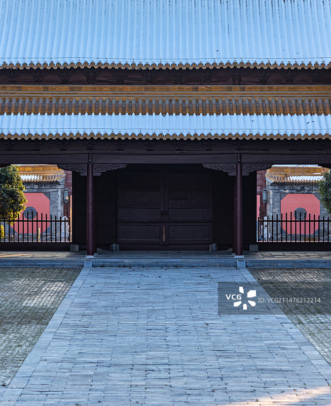 冬天雪后的江苏南京朝天宫南京博物院建筑景观与孔子雕塑孔子行教像图片素材