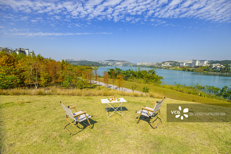 南宁邕江边的惬意时光图片素材