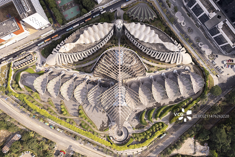 广东省深圳市龙华区大浪地标玛丝菲尔大厦航拍独特建筑科幻想像力空间外星人基地雄鹰展翅高飞城市建筑图片素材