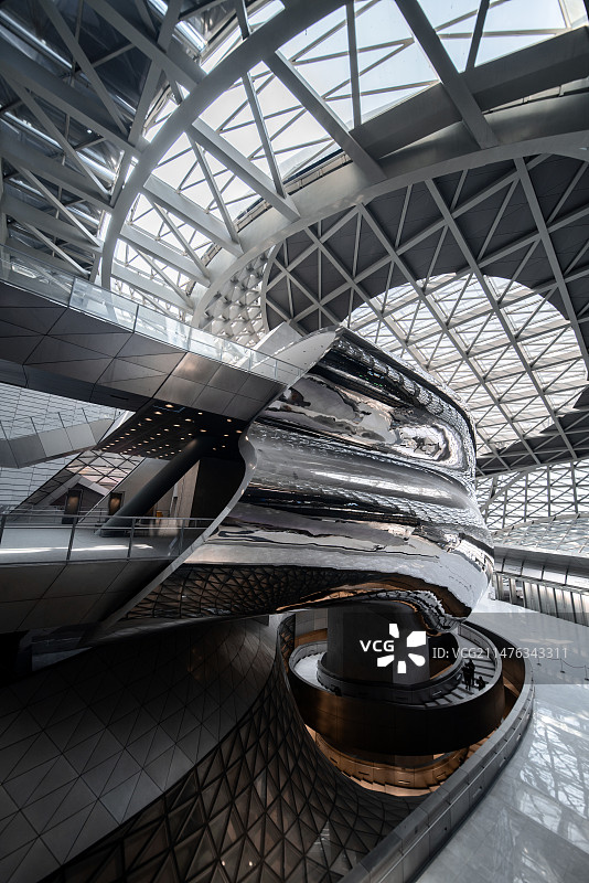 深圳市城市规划与当代艺术馆的室内金属质感建筑图片素材
