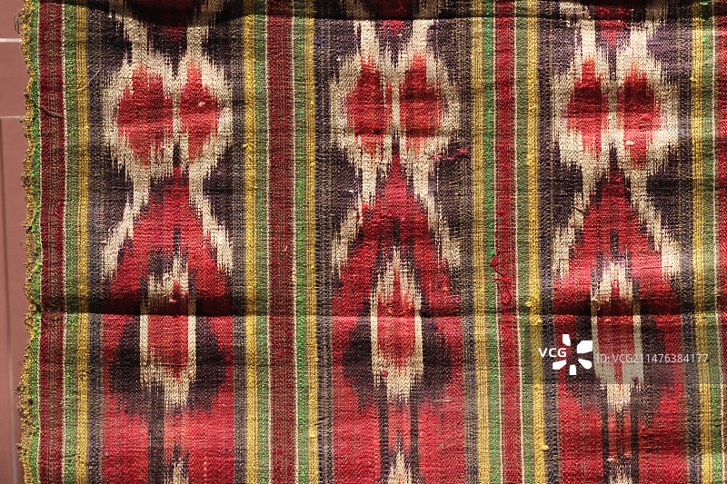 历史之遇中国与西亚古代文明交流展彩色树皮纹和阗绸图片素材