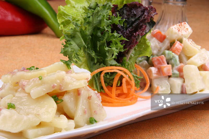 欧式双味土豆沙拉特写图片素材