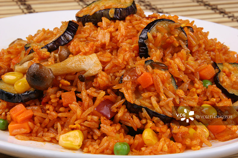 咖喱茄子炒饭图片素材